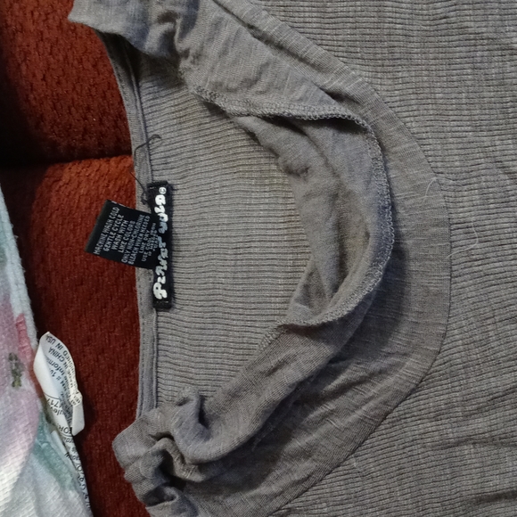 Top - Picture 2 of 2